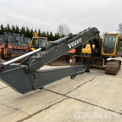 Volvo EC 240 LR Гусеничні екскаватори