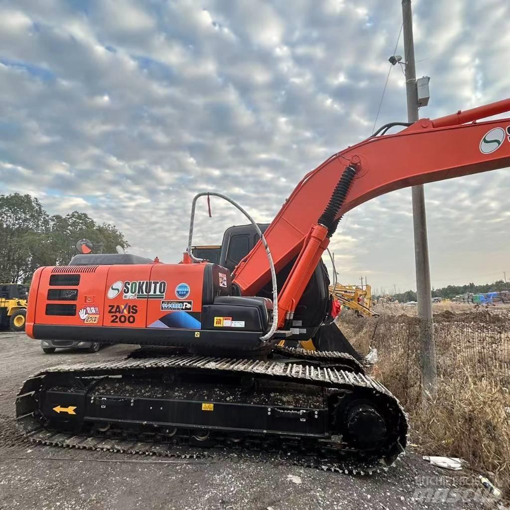 Hitachi ZX 200 Гусеничні екскаватори