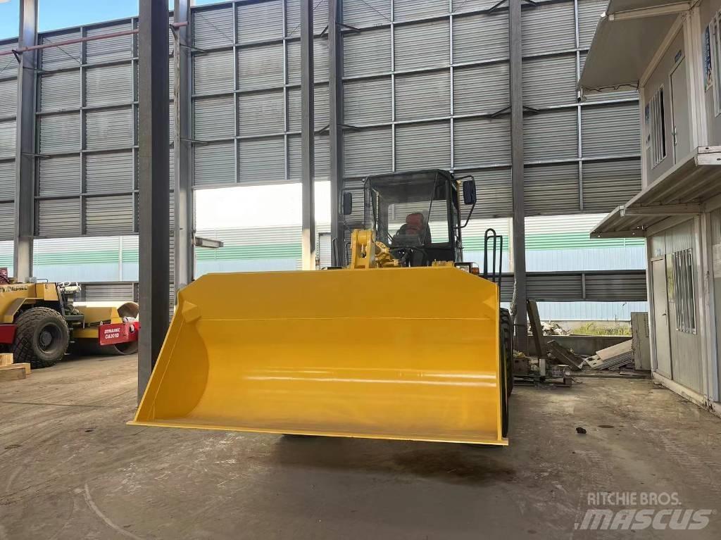 Komatsu WA 320-3 Фронтальні навантажувачі