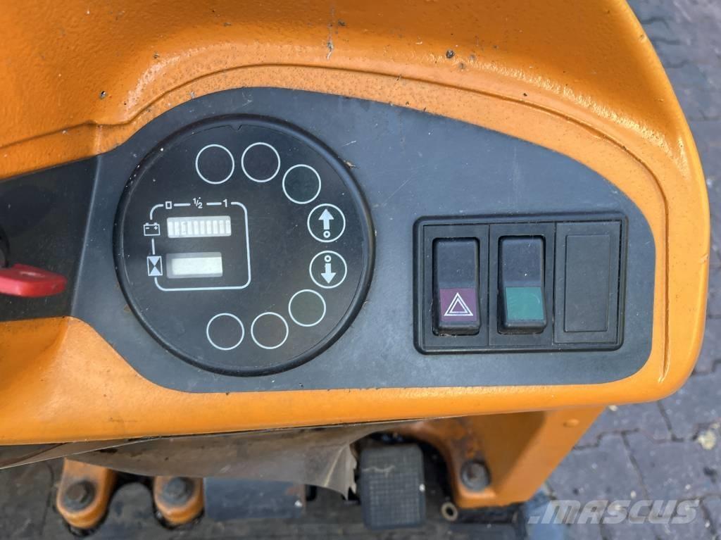 Still R06    V-4254 Тягачі колісні