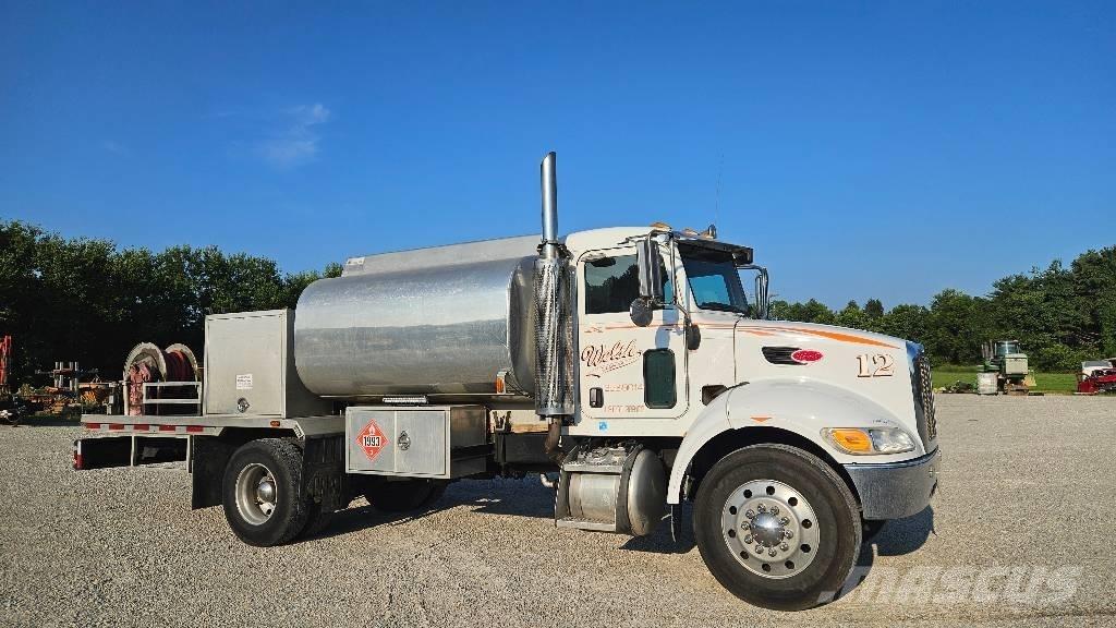 Peterbilt PB335 Вантажівки-цистерни