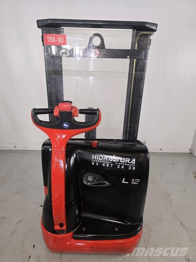 Linde L 12 Самохідні електроштабелери
