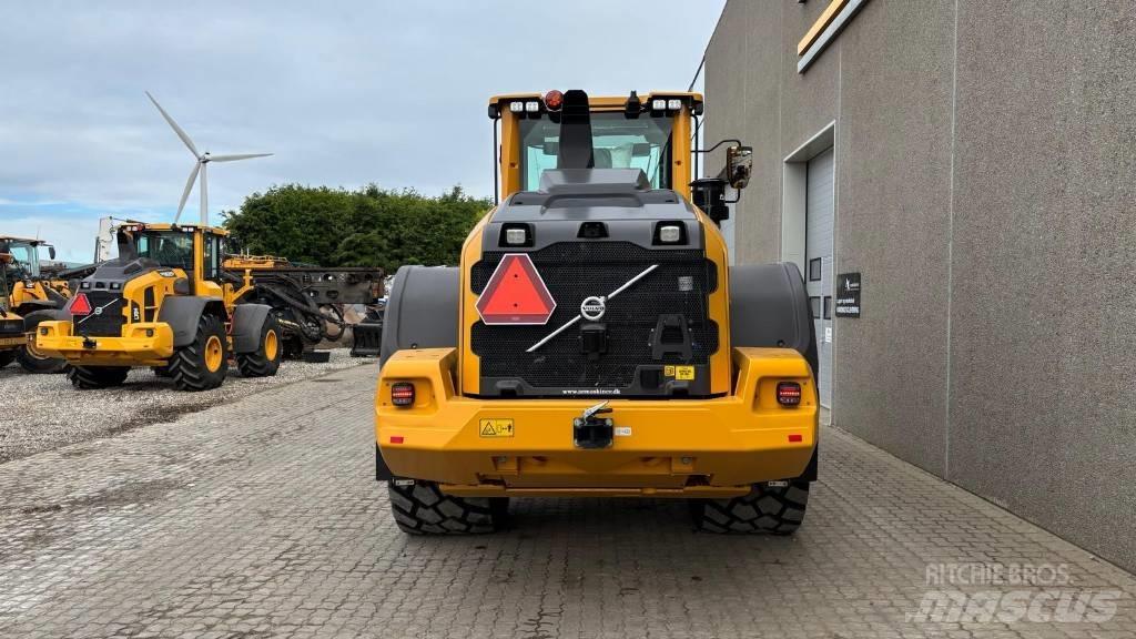 Volvo L 120 H Фронтальні навантажувачі
