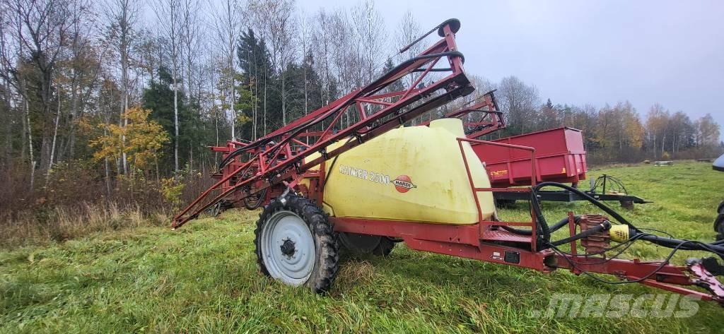 Hardi Ranger 2500 Причіпні обприскувачі