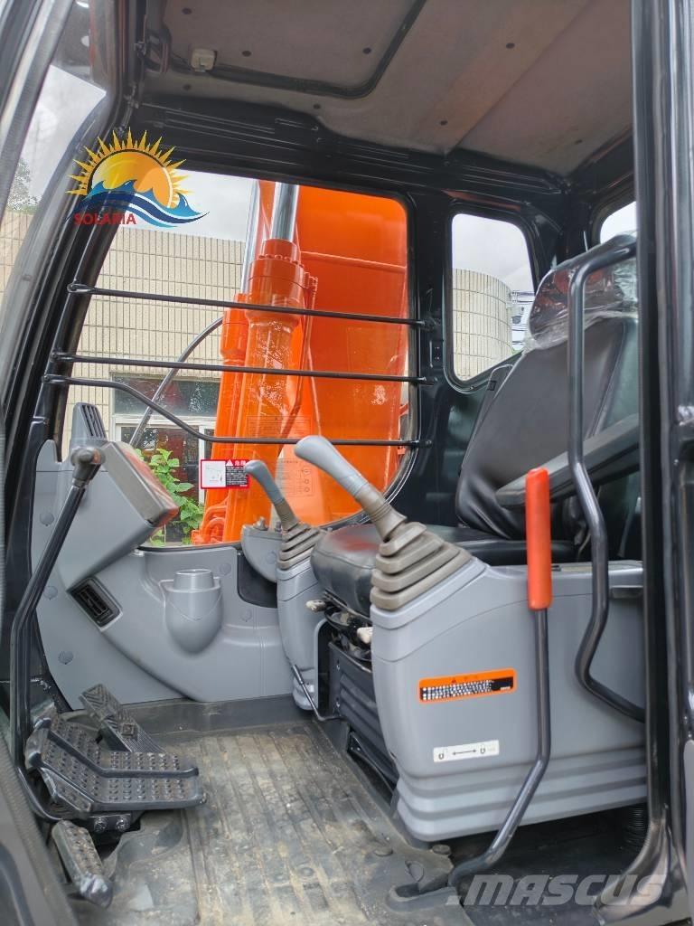 Hitachi ZX 120 Гусеничні екскаватори