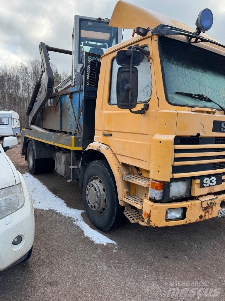 Scania P 82 H Скіпові навантажувачі