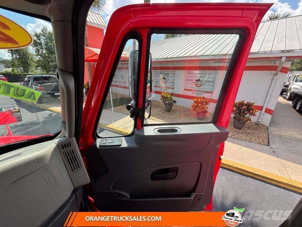 International 4300 Фургони