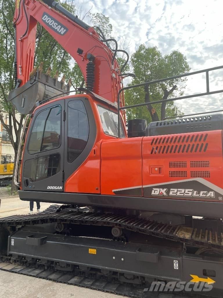 Doosan DX 225 Середні екскаватори 7т. - 12т.