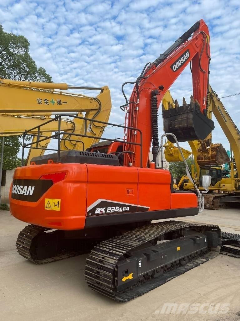 Doosan DX 225 Середні екскаватори 7т. - 12т.