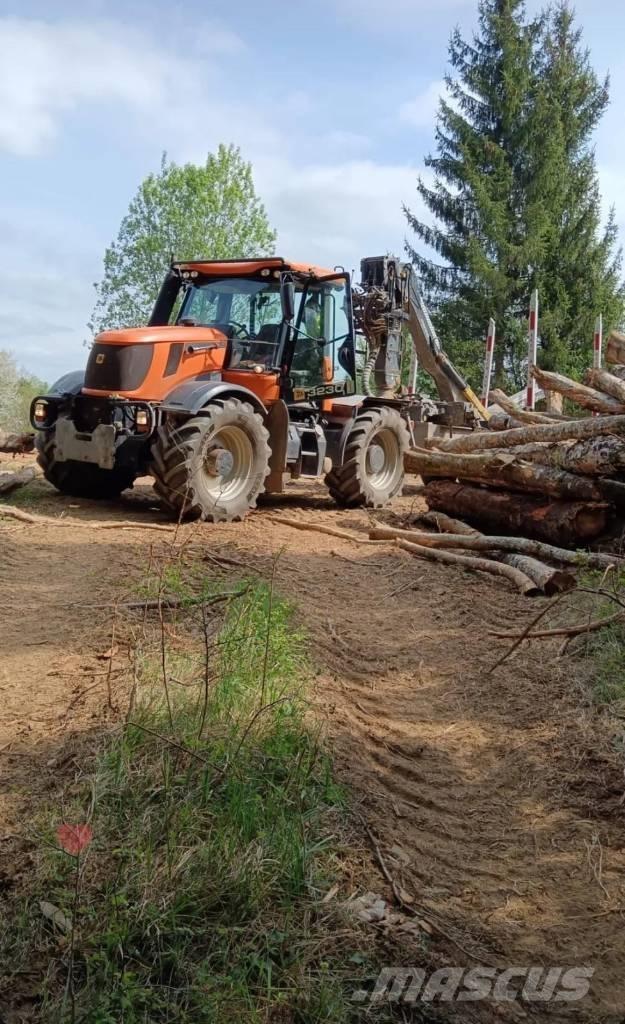 JCB Fastrac 3230 Лісогосподарські трактори