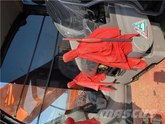 Hitachi ZX240 Гусеничні екскаватори