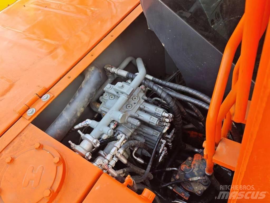 Hitachi ZX 70 Гусеничні екскаватори