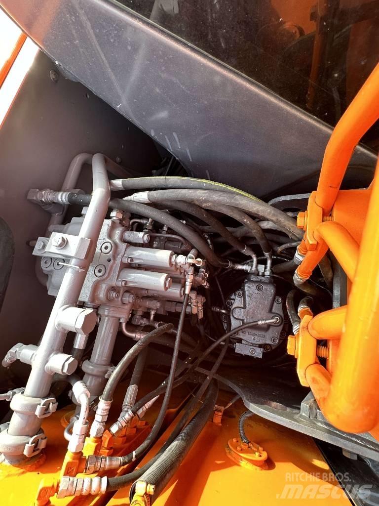 Hitachi ZX 70 Гусеничні екскаватори