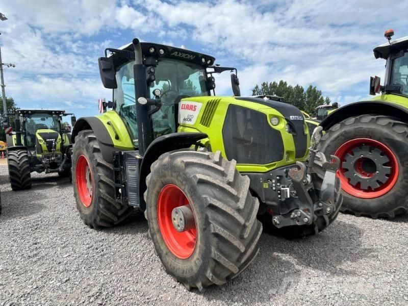 CLAAS AXION 870 Трактори