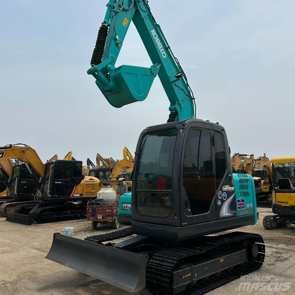 Kobelco 75 Гусеничні екскаватори