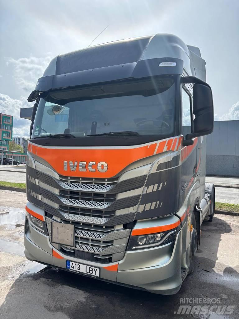 Iveco S-Way 460 LNG Тягачі