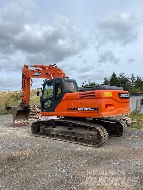 Doosan DX 225 NLC Гусеничні екскаватори