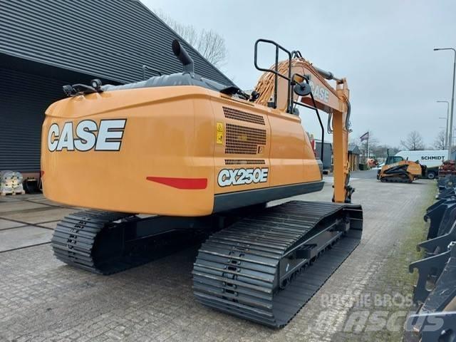 CASE CX250E Гусеничні екскаватори