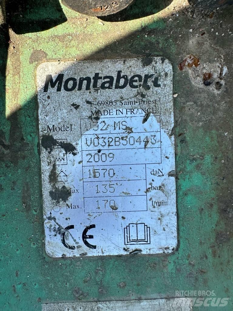 Montabert V 32 Плуги