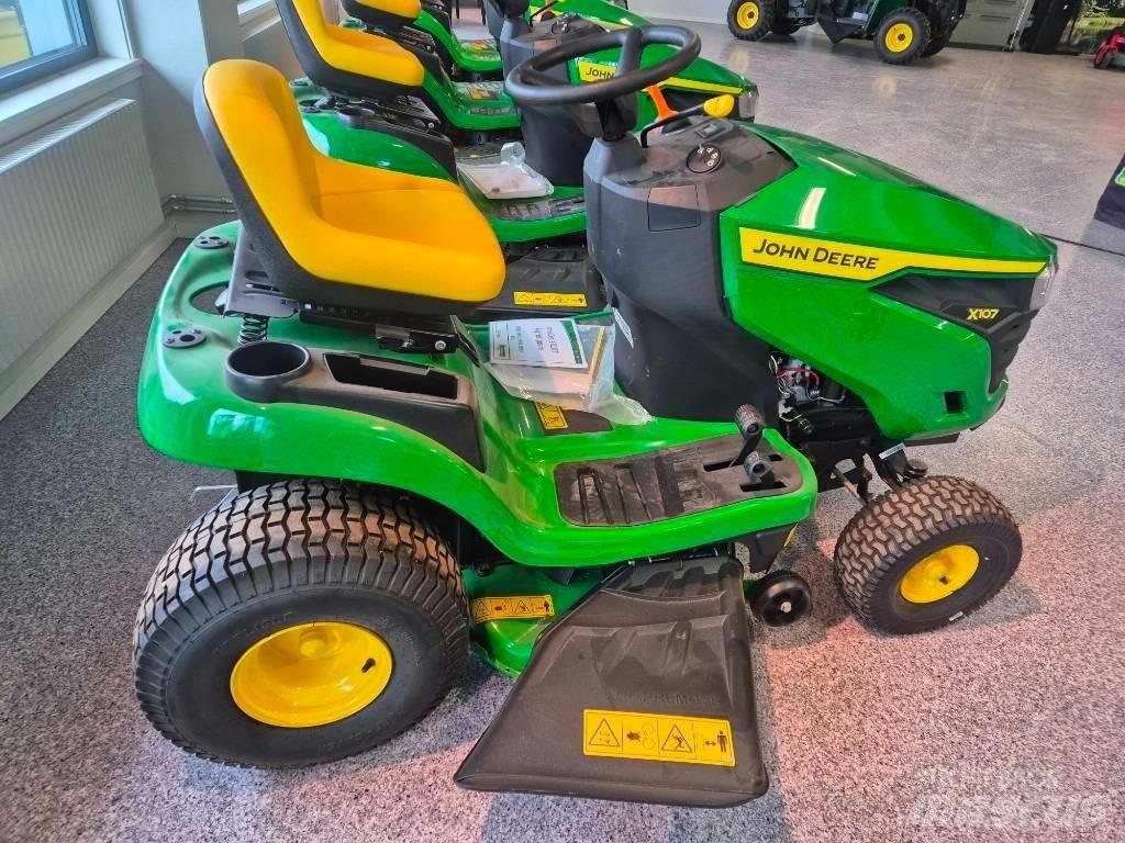 John Deere X 107 Самохідні газонокосарки