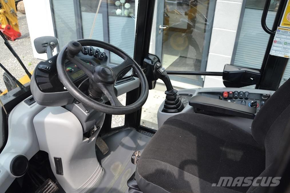 CAT 908 M Фронтальні навантажувачі