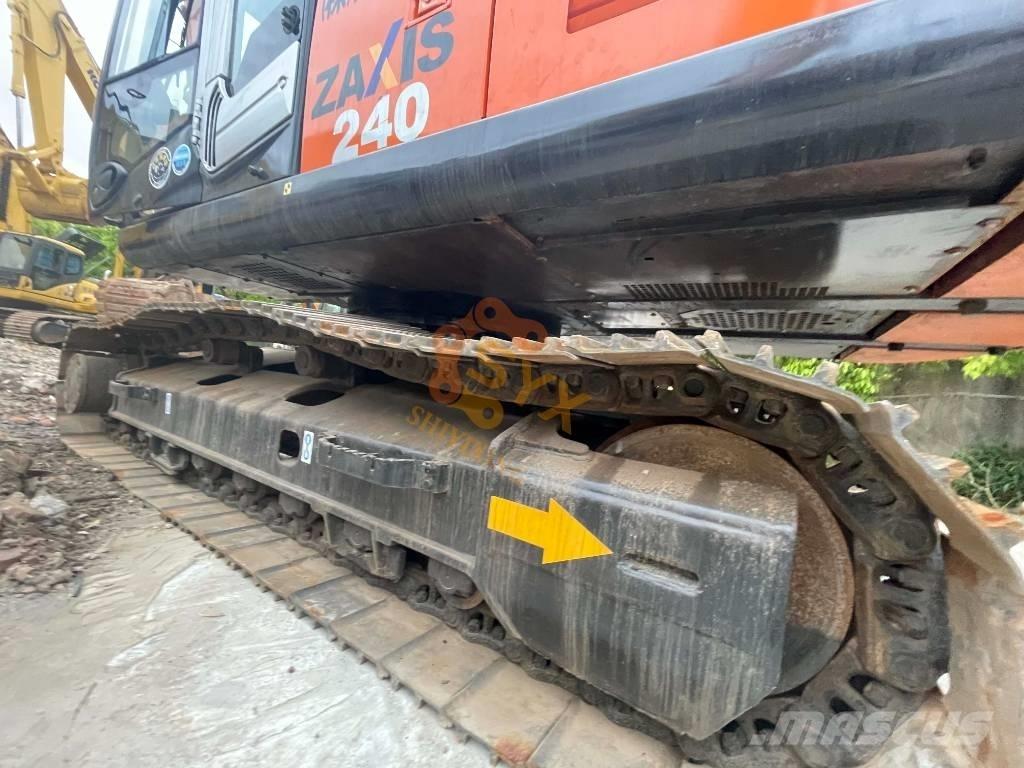 Hitachi ZX 240 Гусеничні екскаватори