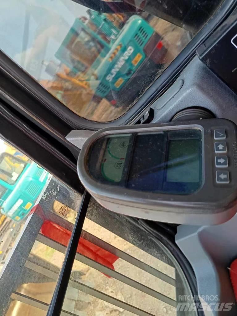 Volvo EC 140 Гусеничні екскаватори