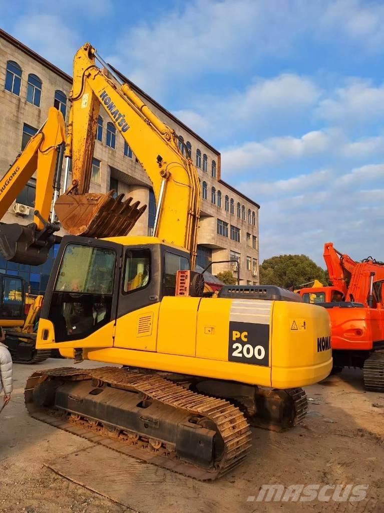 Komatsu PC 200-7 Гусеничні екскаватори