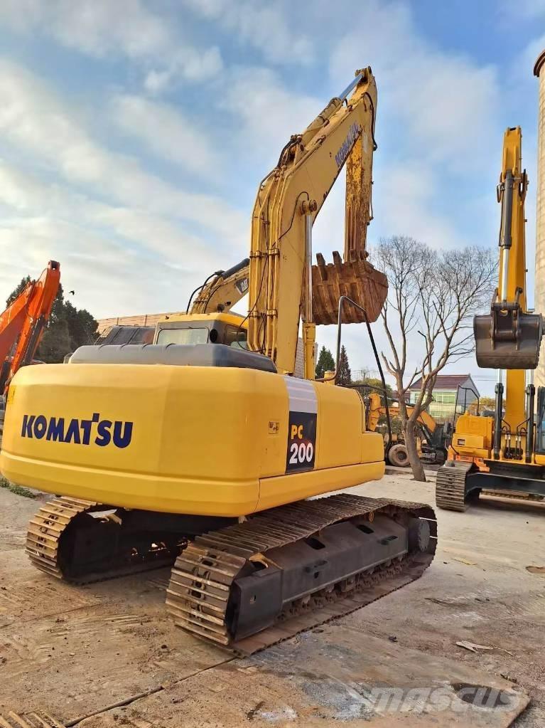 Komatsu PC 200-7 Гусеничні екскаватори