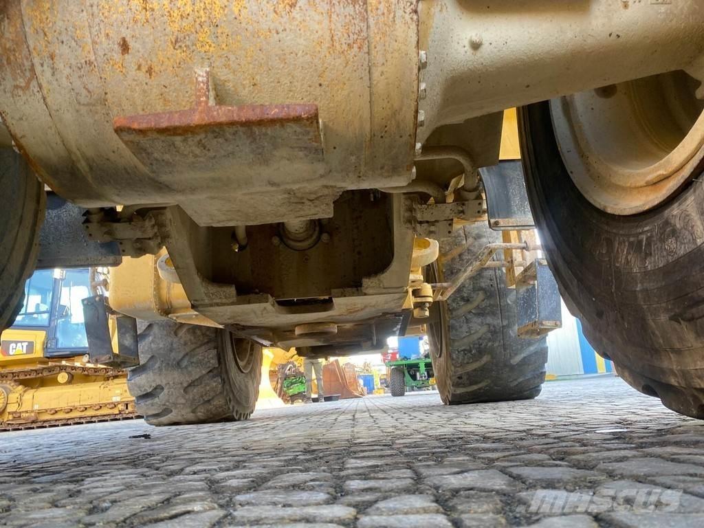 CAT 972G NVT Фронтальні навантажувачі