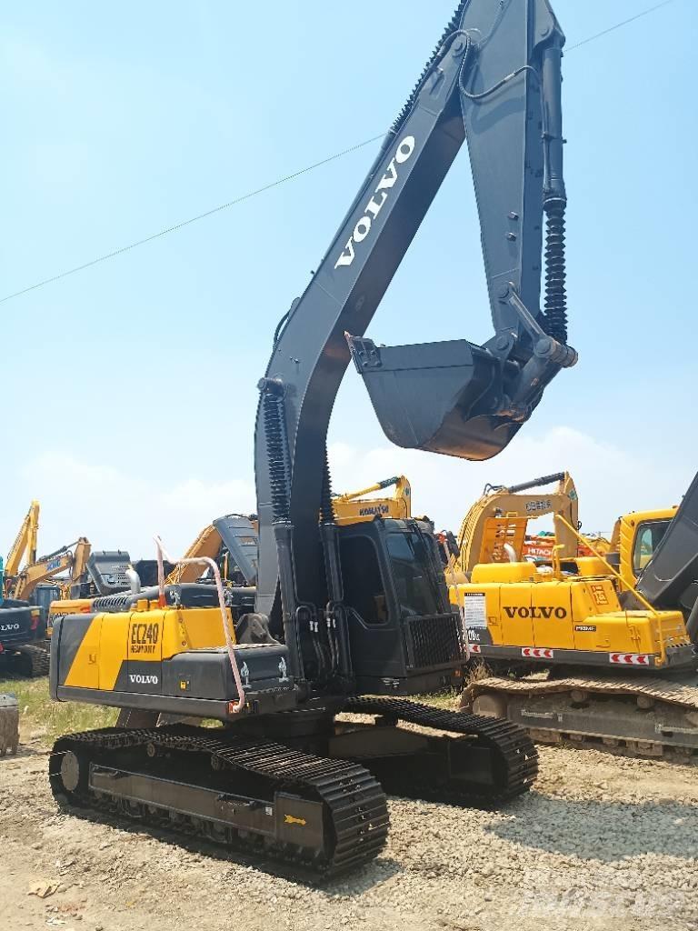 Volvo EC 240 Гусеничні екскаватори