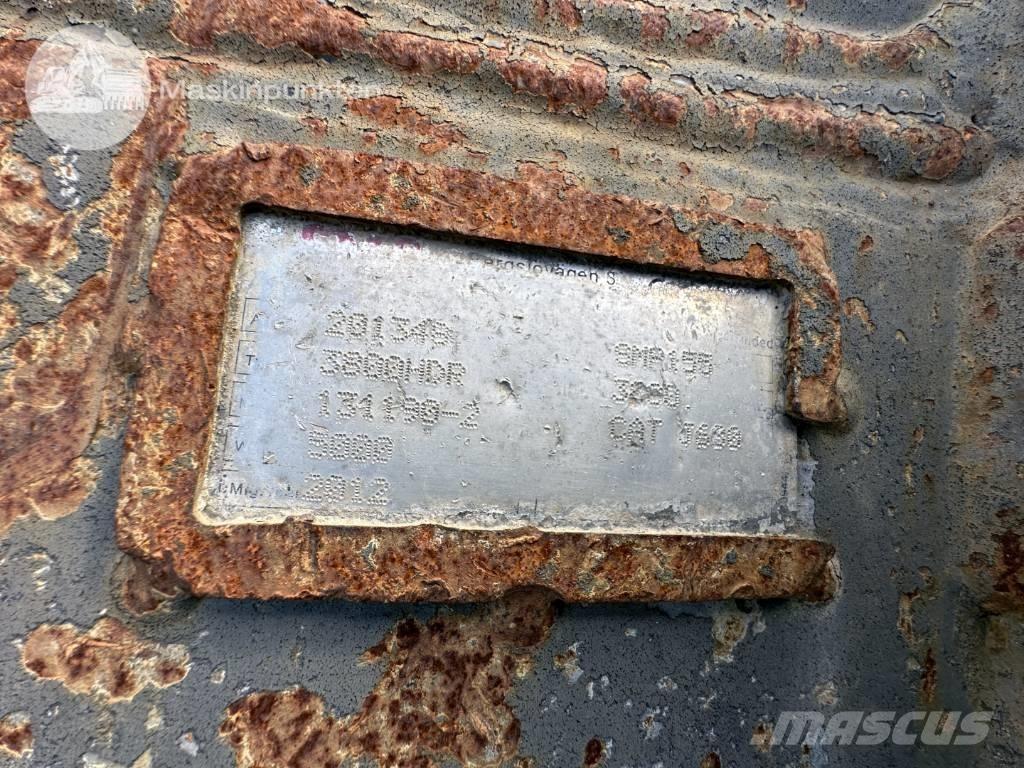 CAT 374 F L Гусеничні екскаватори