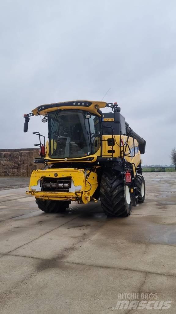 New Holland CR 8.80 Зернозбиральні комбайни