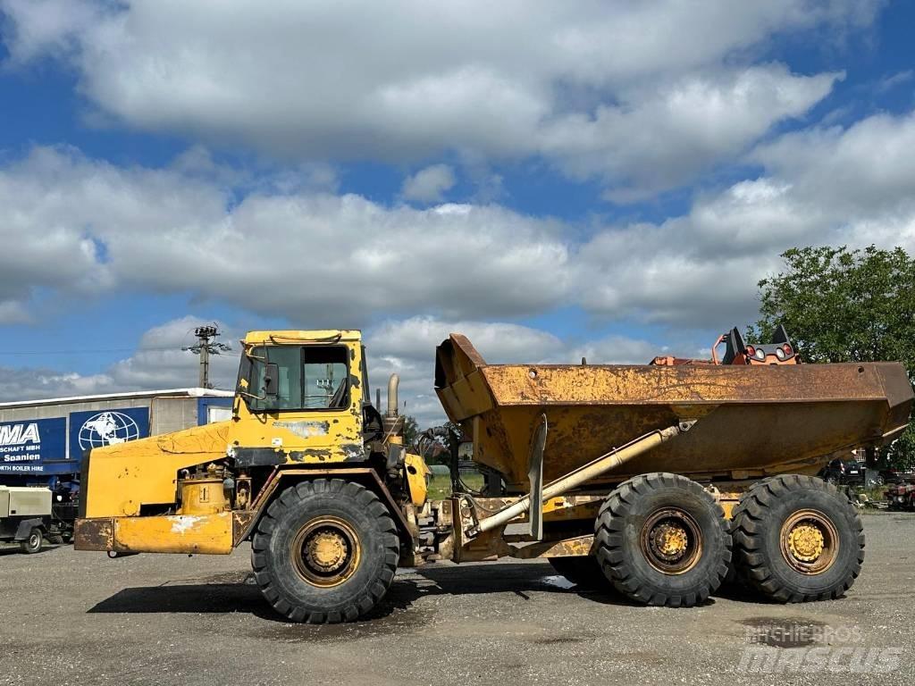 CAT D 300 E Зчленовані самоскиди