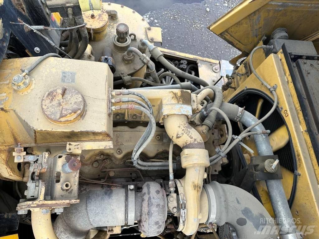 CAT D 300 E Зчленовані самоскиди