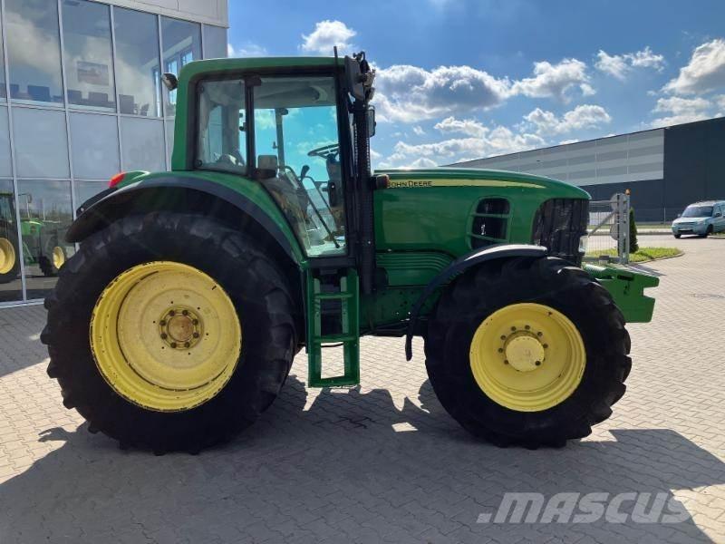 John Deere 7430 Трактори