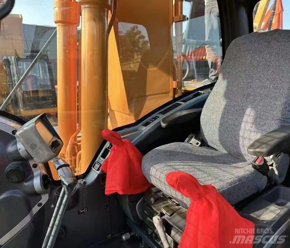 Hyundai 220-9 Гусеничні екскаватори