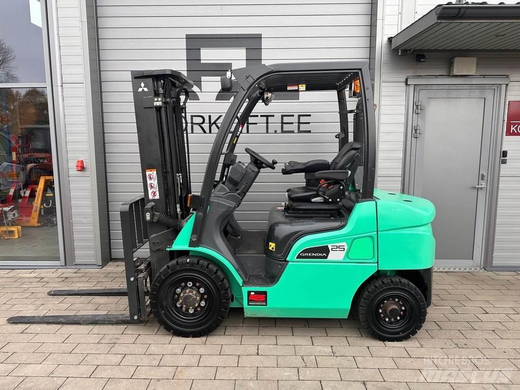 Mitsubishi FD25N3 Дизельні навантажувачі