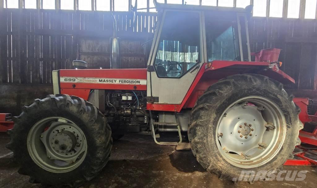 Massey Ferguson 699 Трактори
