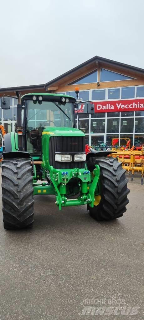 John Deere 6820 Трактори