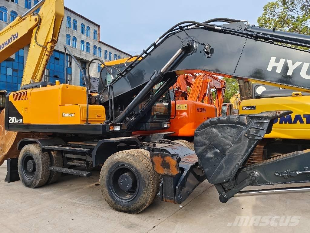 Hyundai R210W-9 Колісні екскаватори