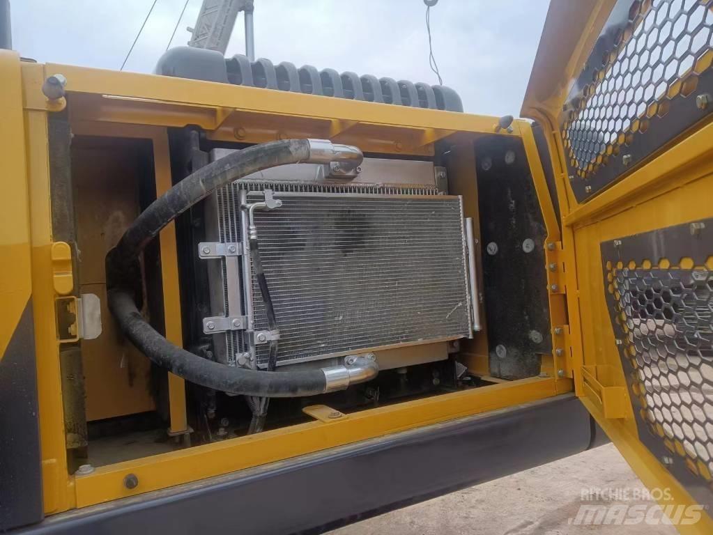 Volvo EC 240 DL Гусеничні екскаватори