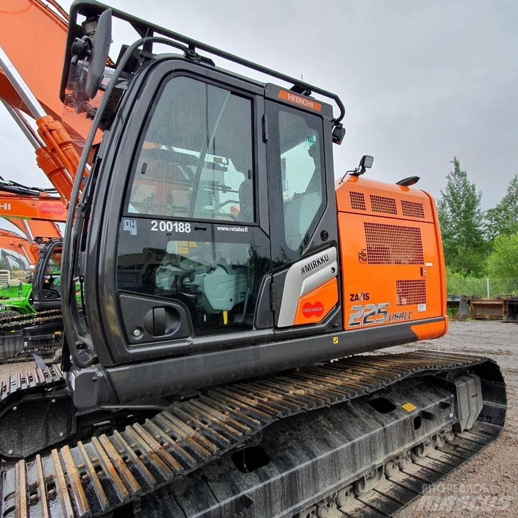 Hitachi ZX225USRLC-7 Гусеничні екскаватори