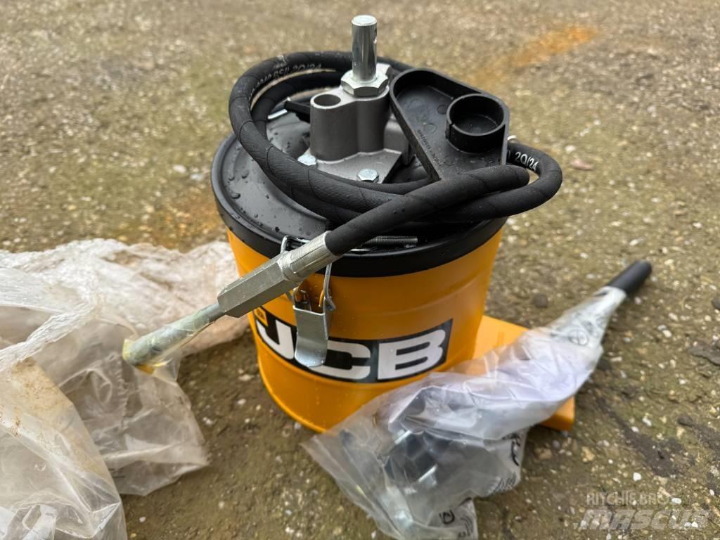 JCB 3CX 4X4 ( UNUSED ) Екскаватори-навантажувачі