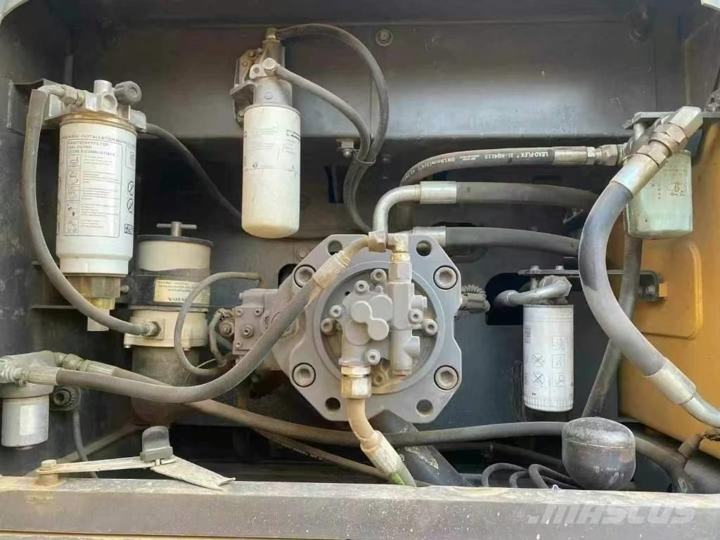 Volvo EC 350DL Гусеничні екскаватори