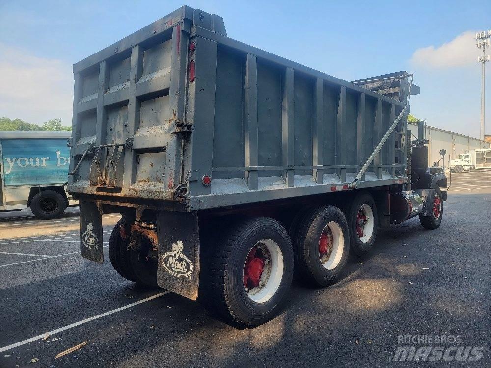 Mack RD688S Самоскиди