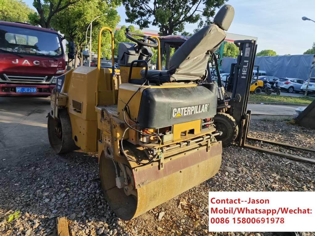 CAT CB 24 Котки тротуарні