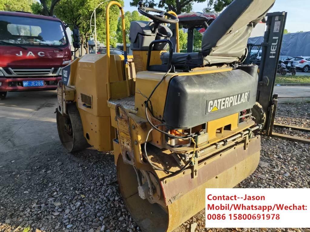 CAT CB 24 Котки тротуарні
