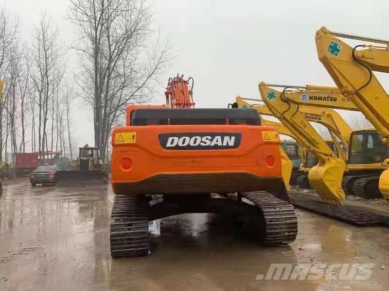 Doosan DX300LC Гусеничні екскаватори