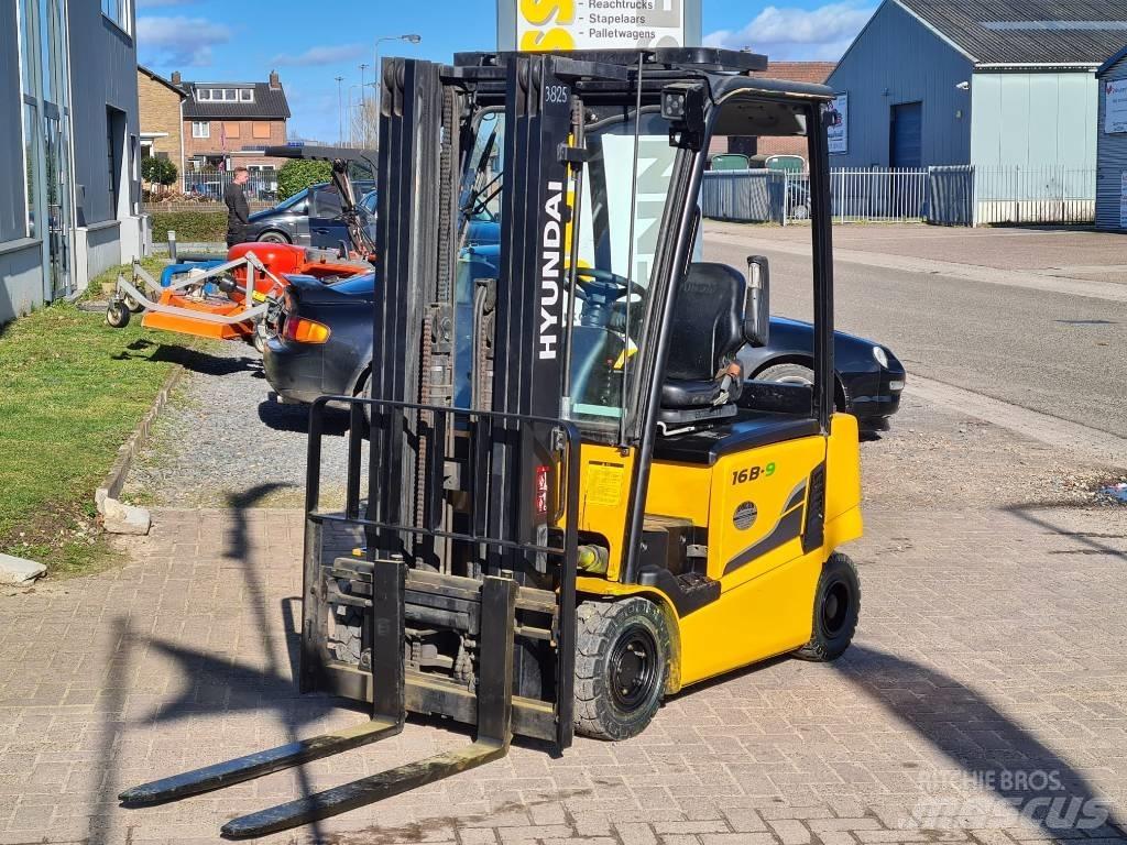 Hyundai 16 B-9 Електронавантажувачі